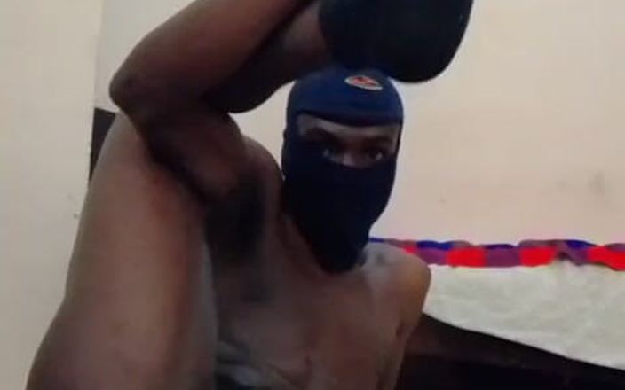 Bahati: Sexy botty plus velký péro předvádění