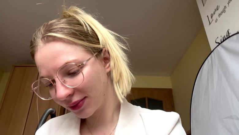 Goddess_Bella_Rae: {vlastní požadavek} Bratty učitelka vás šikanuje a bere peníze vašim rodičům |...