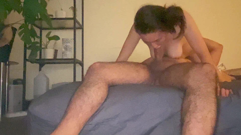 Jollyfuckingoldman: การฝึกลูกเลี้ยงสาวเพื่อเย็ดคอลึกและกลืนน้ําเงี่ยน ตอน 2