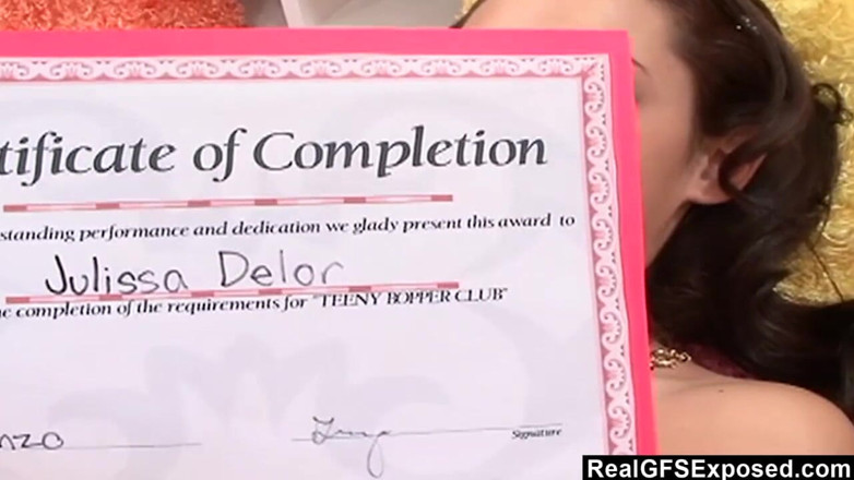 Real GFs Exposed: Julisa delor，被搭讪的小妞被干并被颜射