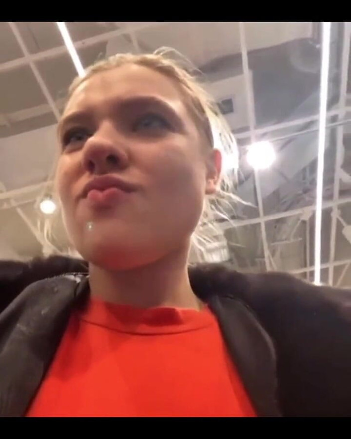 JuiceLussie: Masturbating in a Fitting Room