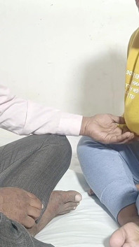 Awek kampung bertetek besar dikongkek orang asing dengan cakap kotor