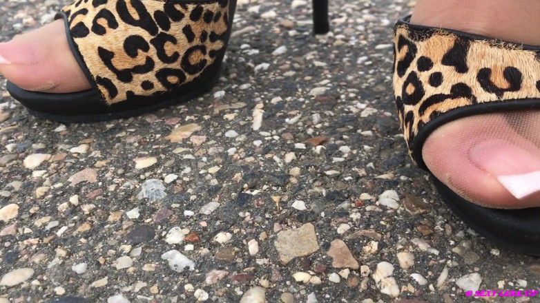 Goddess Lena: Jalan kaki keledai dan stoking