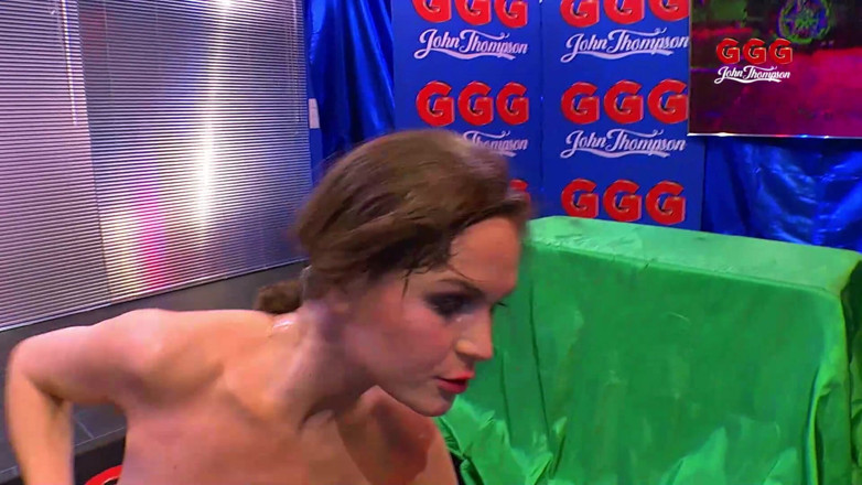 Gang Bang Germany: Luisa Schluckt Ladungen Im Wilden Ggg-bukkake-gangbang!