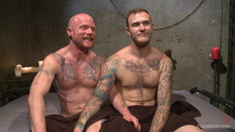 Bound gods: Christian Wilde bije posłuszność z powrotem w ustnego niewolnika