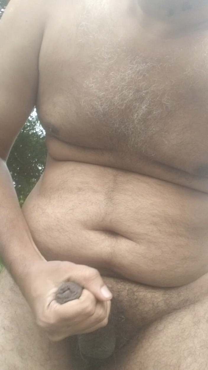 Nani Top: Lelaki solo menggali lubang berbulu awak untuk masa yang lama...