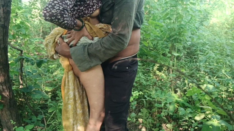 seema: Bhabhi Jangal Mi Akeli Mili Aur Seins Nikala Bhabhi Ka