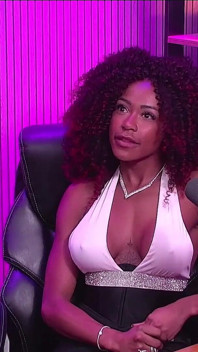 Wanita hitam terhangat yang pernah anda lihat, memberitahu semua di podcast.