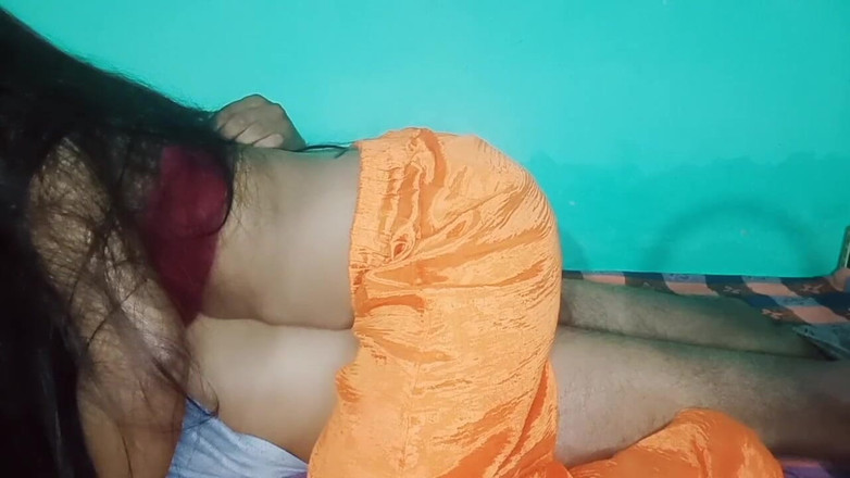 Niharika Thakur: Nevlastní sestra probudí nevlastního bratra a zachrání ho