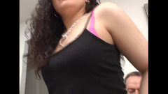 Double Penetration Party: 그녀는 자신의 성기를 소홀히 하지 않고, 둘 다 즐기게 만든다