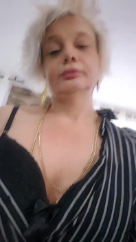 Ahoj, jsem Sofy, skutečná amatérka, která miluje sex, zralá milfka, která miluje ptáka