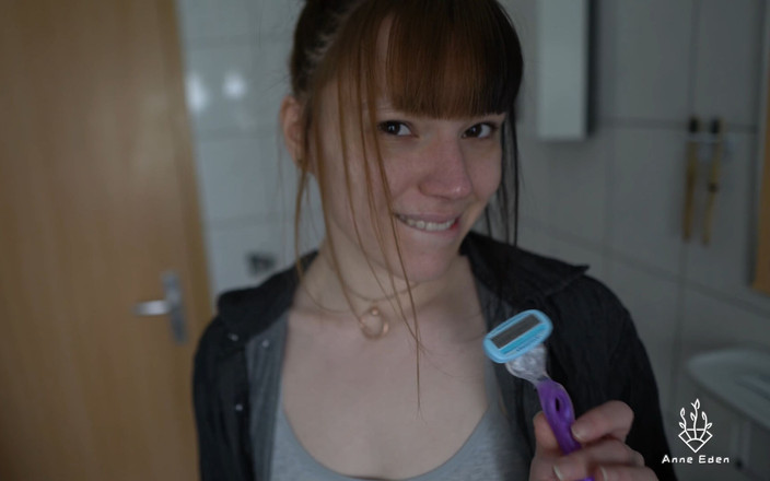 Anne Eden: Amcık saç stiliyle azgın sikiş!!