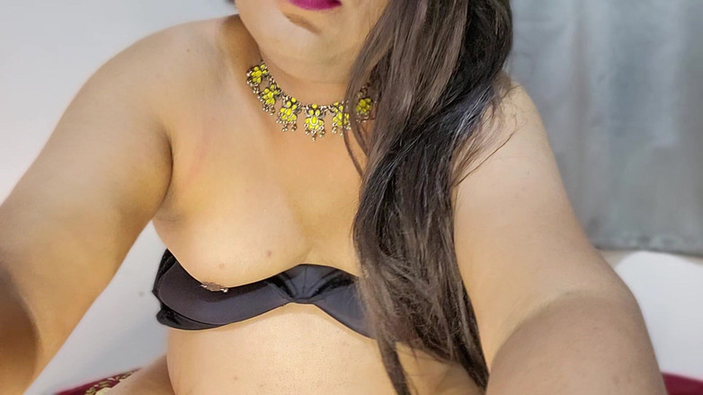 Indiansissychubby: Prsatá show se baví mňam mňam