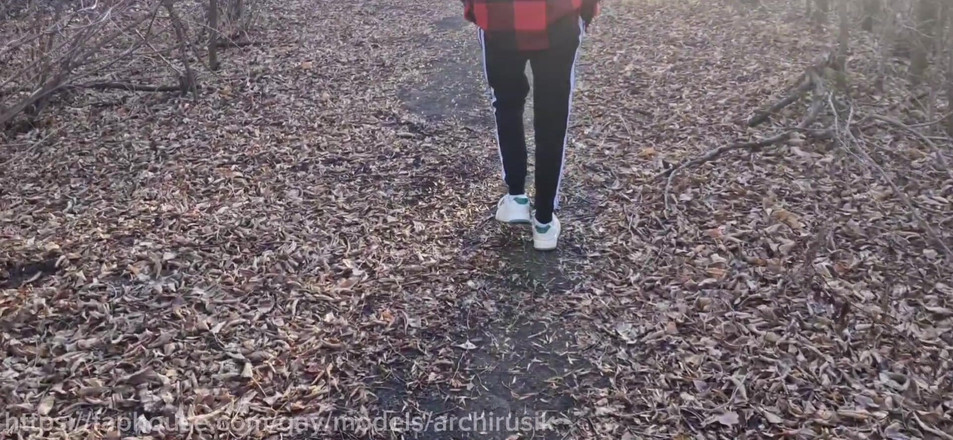 ArchiRusik: 操一个废弃王国里的大阴茎娘娘！没戴套就在屁股里！！