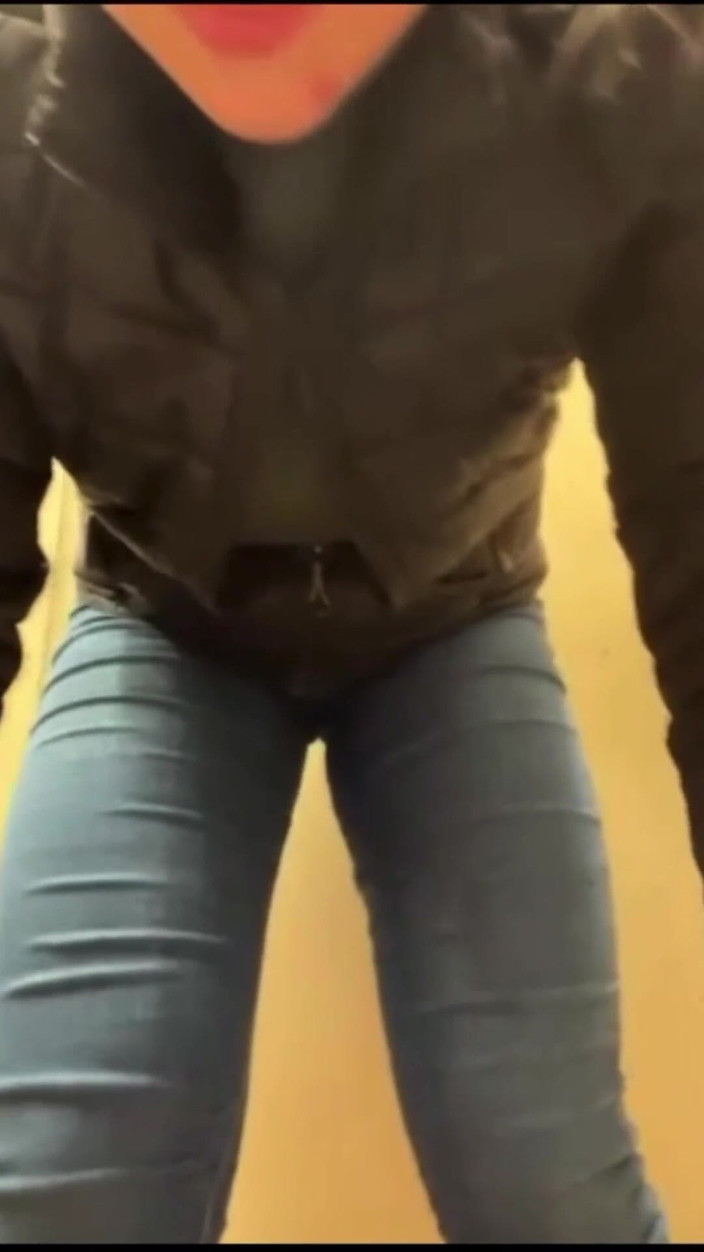 JuiceLussie: Đụ hậu môn cực mạnh trong phòng thử đồ