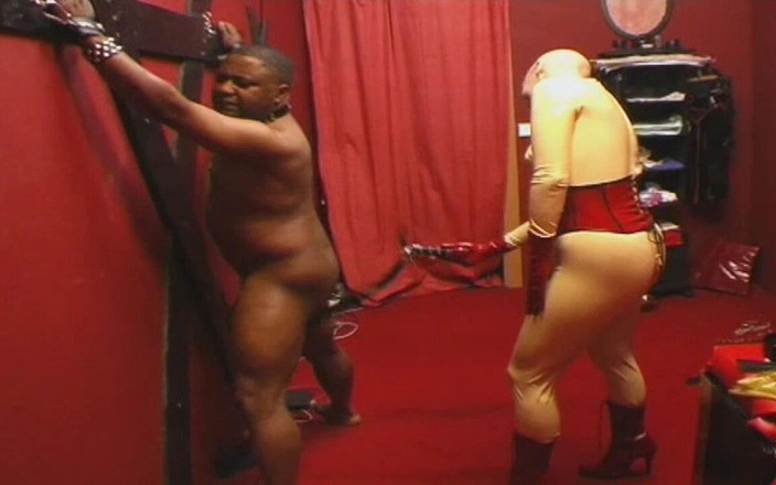 Genuine XXX: डॉमीनेटरिक्स डिल्डो बंधन वर्चस्व दब्बू माचो सजा और पिटाई के साथ बहिन गुलाम विनम्र