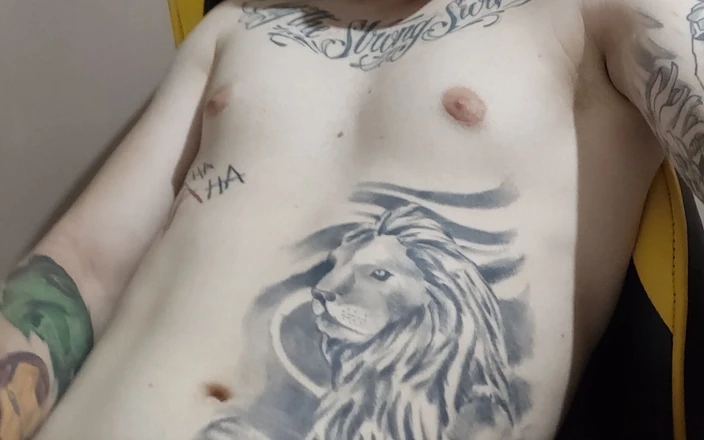 Daniel Tatuado E Safado: Masturbându-mă cu Pizda mea de jucărie