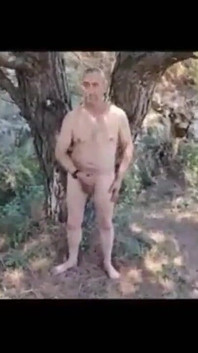 Гресопіо піклується про себе на горі мелоді