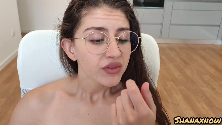 Shanaxnow: Fétiche, éjaculation sur le nez, jeu en train de sucer en...