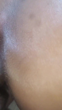 A Garota MILF Abre O Cu Com as Duas Mãos Para Ter Uma Penetração Bem Profunda