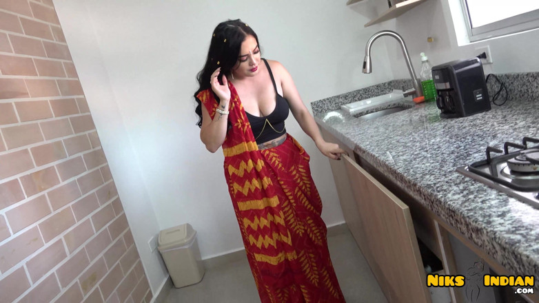Niks Indian: Timida tettona milf india scopata duro da devar