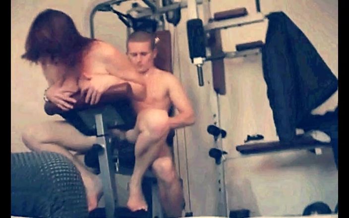 My Dirty Family: Зрелые мачехи выбирают задницу вместо киски