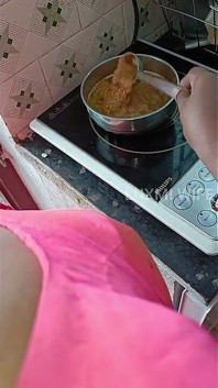 Blaus Petticoat Memasak & Buah dada