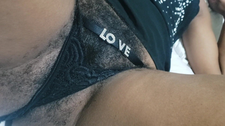 Lovemina: 天然灌木情人，热辣熟女毛茸茸的阴户和成年素人热辣阴户