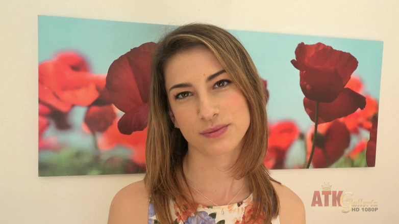 ATK Fans (Natural & Hairy): Kristen Scott Can't Handle Cumming Without a Shaft to Play...