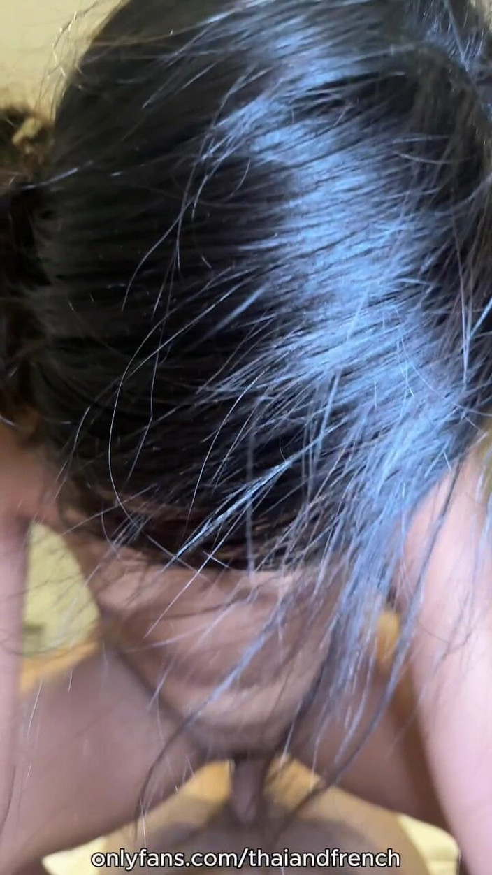 ThaiAndFrench: 第一人称视角 你操你18岁的泰国女友