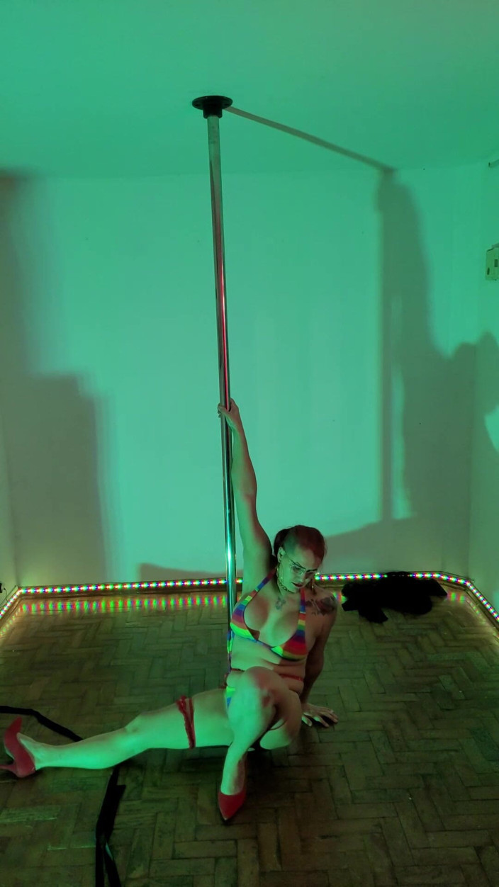 borboleta trans: Striptease
