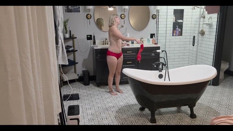 ScarlettRavenXO: MILF Gets Railed
