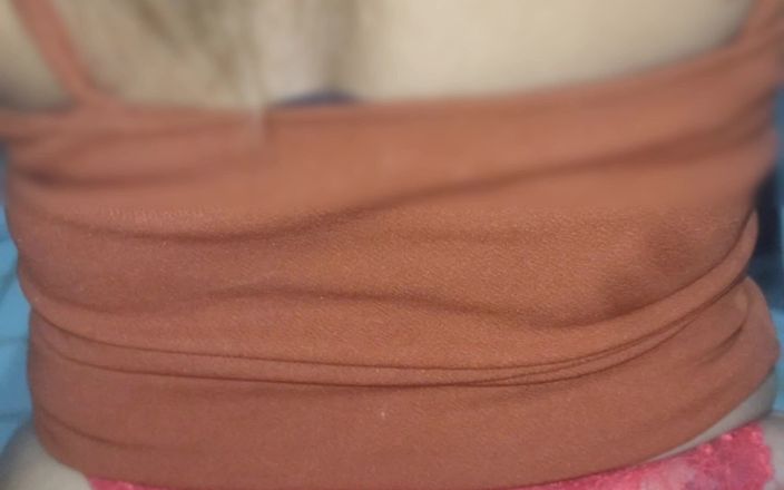 anal_queen_amateur: Малышка Корона сидит на хуе лизательницы