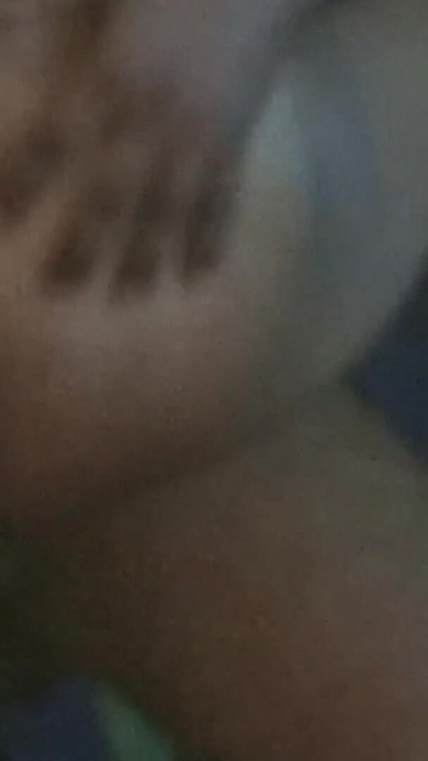 payGirl: Min mans penis är liten, jag behöver en stor och tjock...