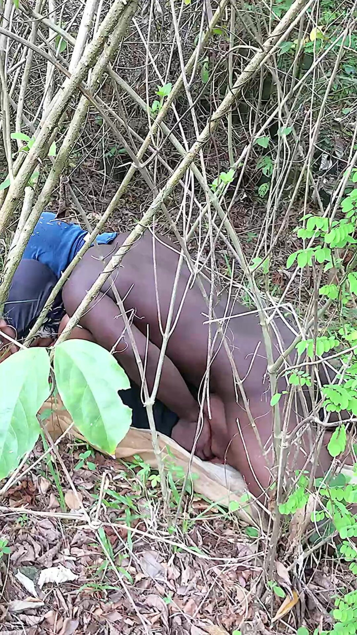 Sexylary: Big Stepdaddy Fuck a Twink Inside the Bush
