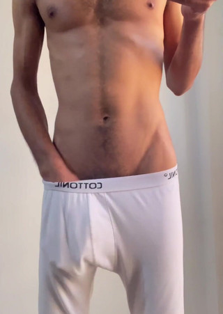 Arab gay sex: Masturbuje můj velký penis v bílém spodním prádle