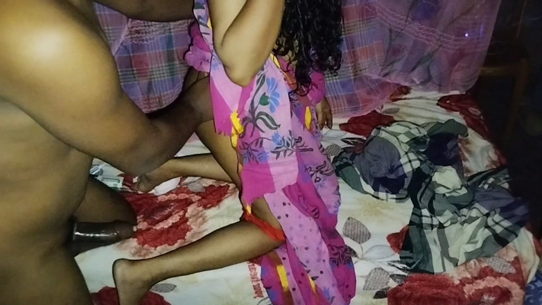 Deshi women: Indiancă de 18 ani face sex anal pentru prima dată în cur,...