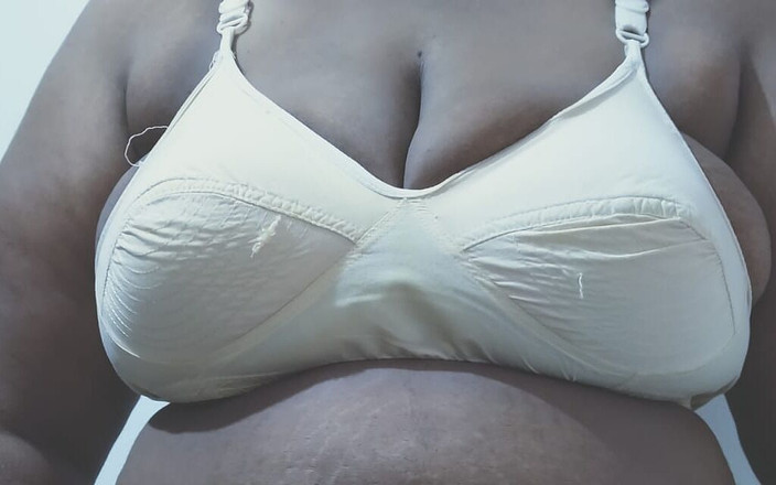 Bedroom: Esibizione dita da signora indiana