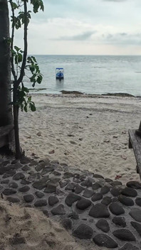 Pequeña Asiática En Un Resort Tropical Desierto - Mamada Bajo El Agua, Baño Y Sexo En La Ducha - Chorreo De Leche Burbujeante