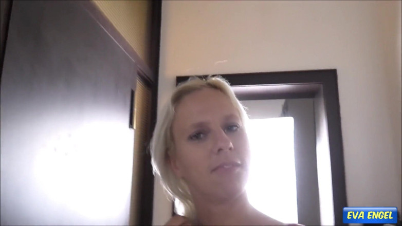 Eva Engel: Kongkek creampie dengan jiran curang