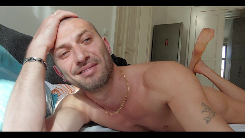 Boy jerking off: Ik werd wakker en wilde een video voor je maken