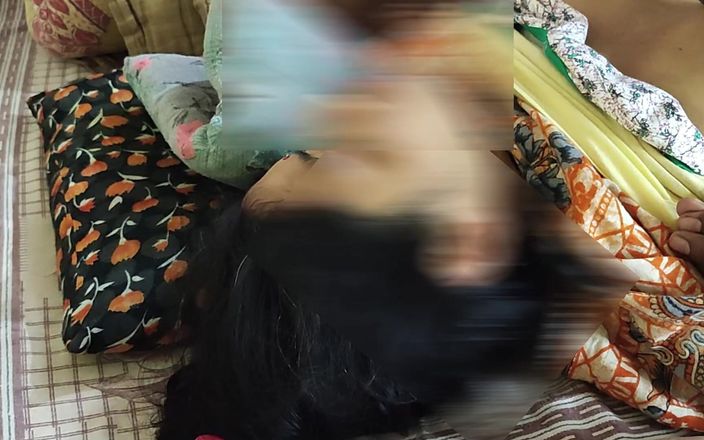 Sakshi Raniii: Hintli hamile üvey anne yatak odasında amını çılgın üvey oğlunu sikiyor
