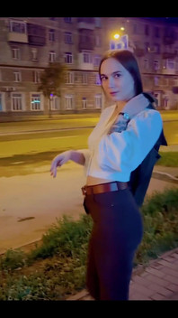 ねぇ、こっちに来てキスしてあげるよ!ナイトウォークは素晴らしいですね。