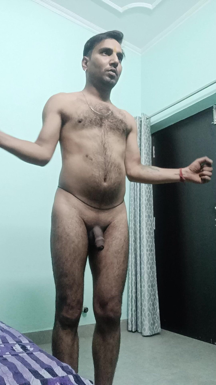 Rajasthani-old-lover: Indian desi man enjoys workout