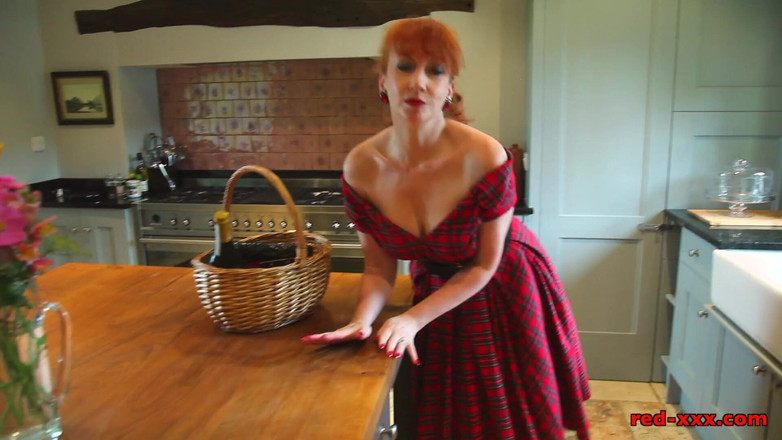 RedXXX: Geile hausfrau!