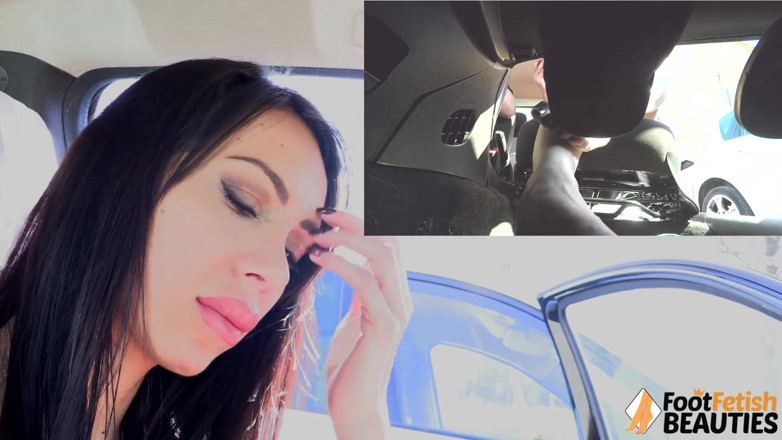 Foot Fetish HD: Daniela loves pedal pumping