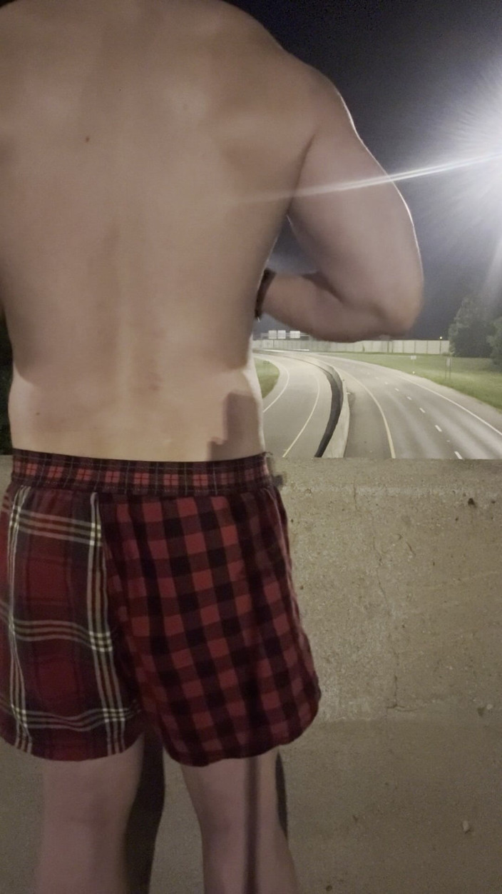 barenakedboy: 자지를 빨고 핑거링하는 18세 소녀