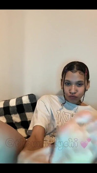 Kaki yang sedap & pepek berbulu cantik