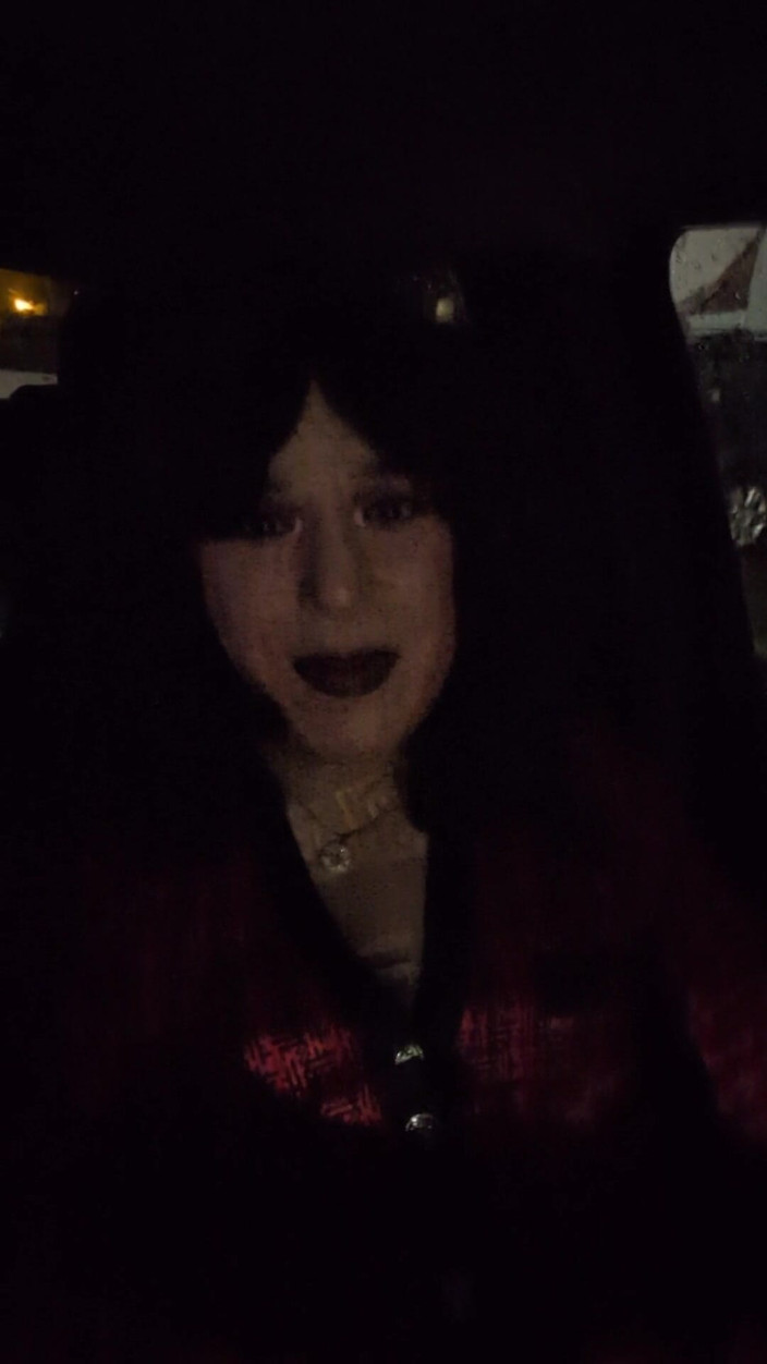 Tongue Lashor 69: Sam w samochodzie