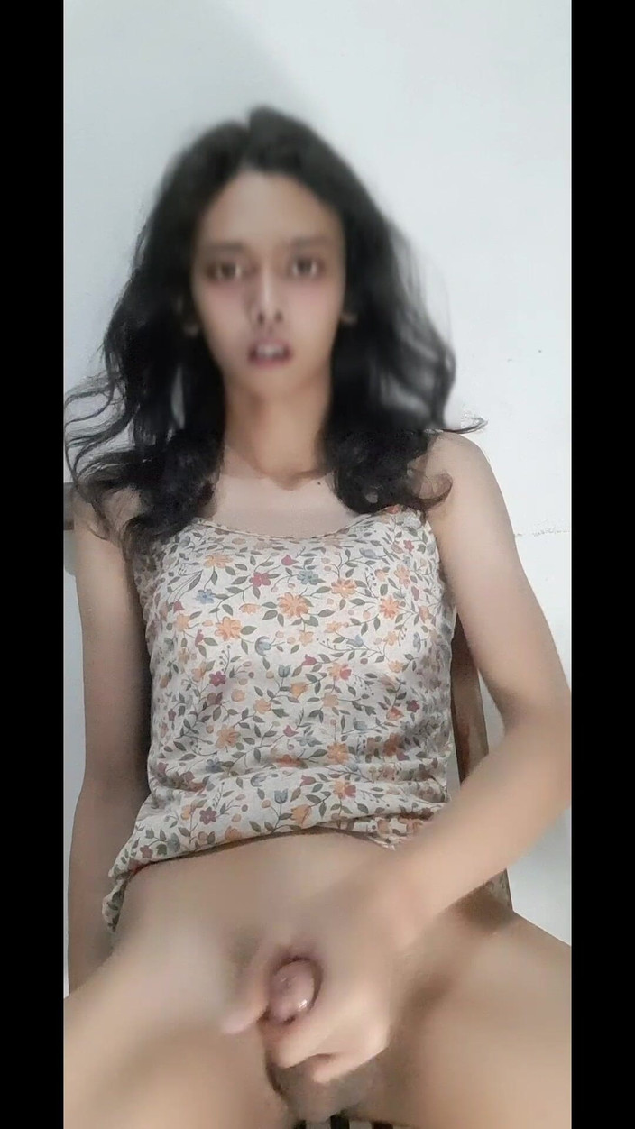 MaureenNadh: बालों वाली एशियाई किन्नर देर रात दोहरा वीर्य